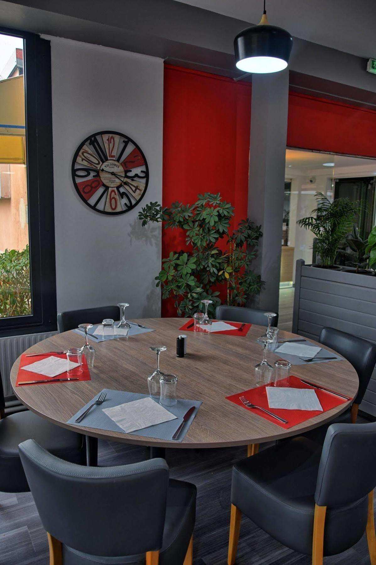 Hotel Restaurant Les Jardins D'Épône Exterior foto